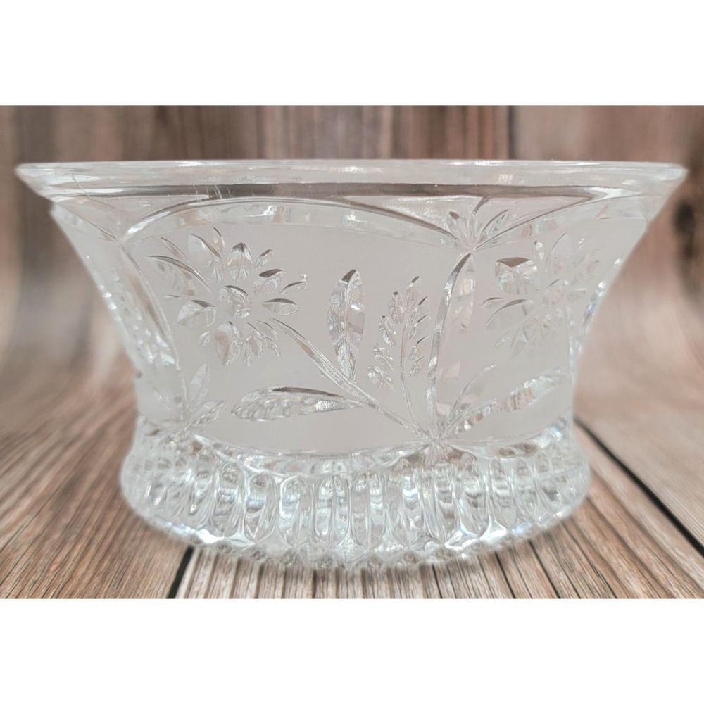 Lausitzer Glass “Margret” Daisy Pattern Crystal Dessert Fruit Candy Bowl 5 1/8”